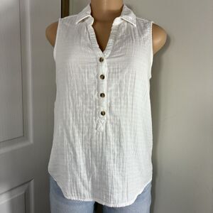 TIME & TRU Womens Top Sz Small White Textured Cotton Sleeveless 3/4 buttons